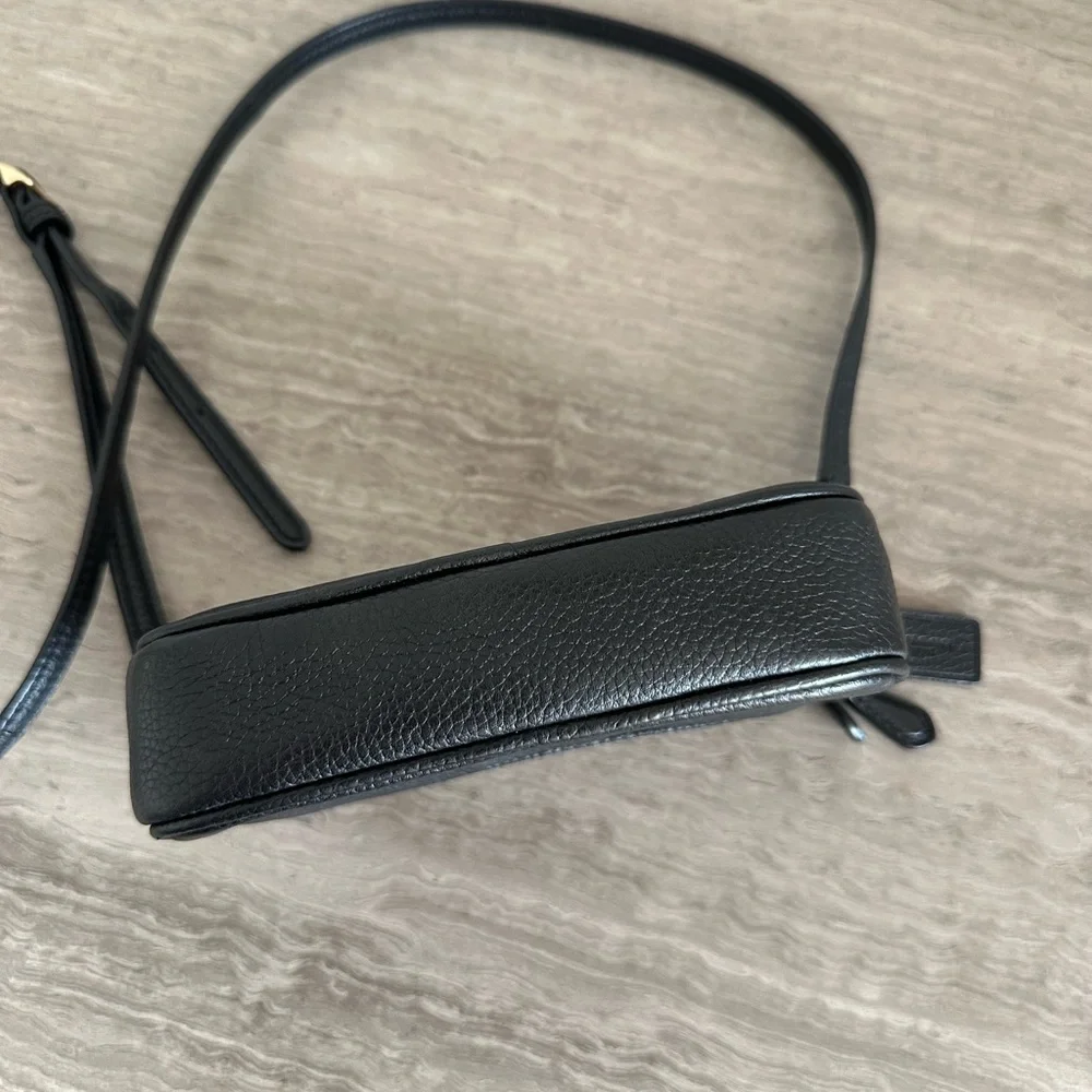 Coach Mini crossbody Bag black pebble leather. Adjustable strap, multiple pocket - Picture 3 of 15